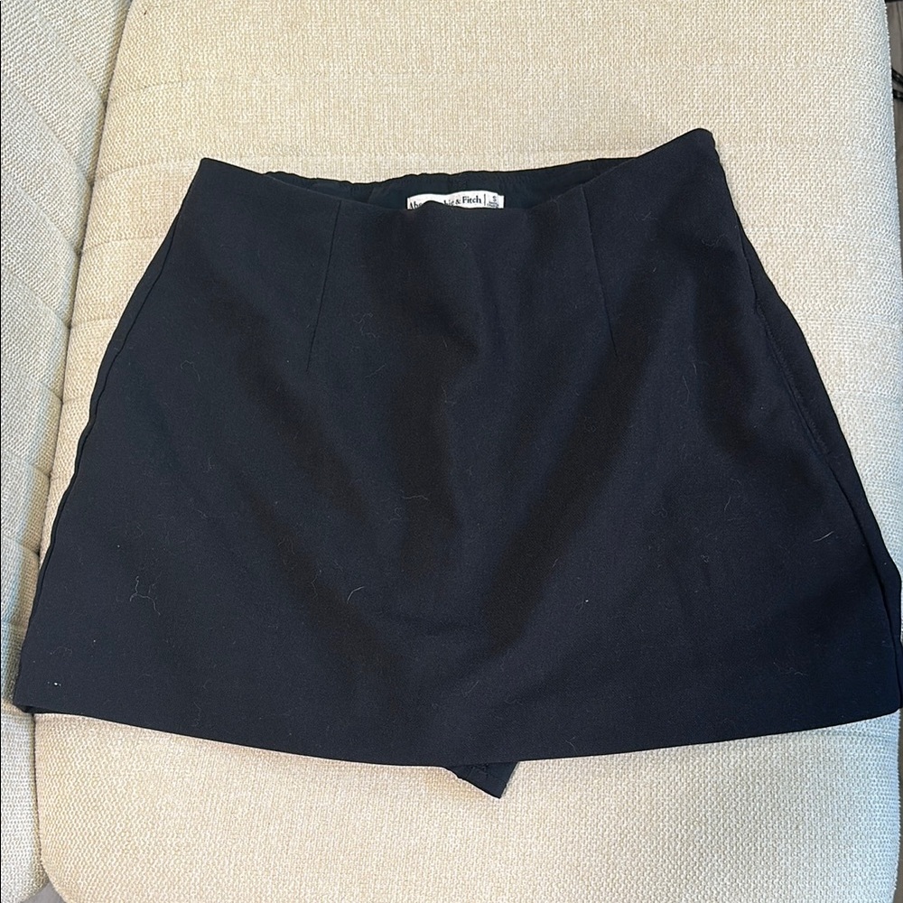 Abercrombie & Fitch black mini skirt size small
